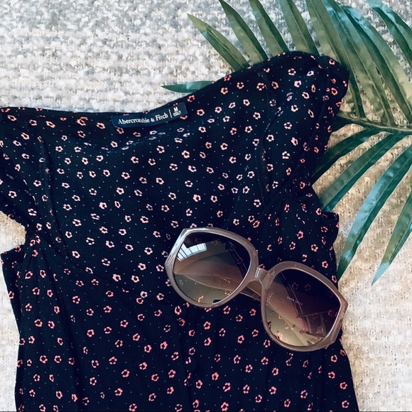 BOUTIQUE | Fun In The Sun Oversized Sunglasses - Picture 5 of 7